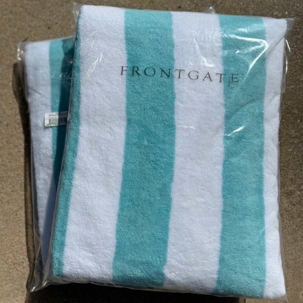 Frontgate Resort Beach Towels - Set of 2 - NWT - Picture 15 of 16